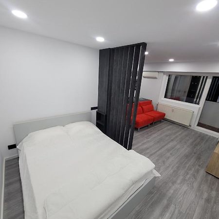 Studio 88 Bukares Bagian luar foto